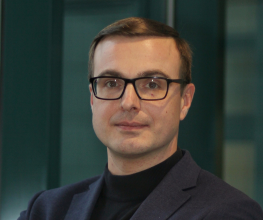 Петр Хенкин